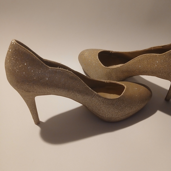 Fioni Brand Gold Sparkly Heels. Size 11. - Picture 3 of 9
